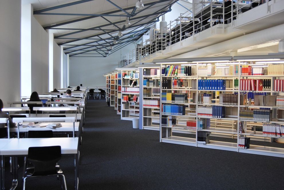 The Business Administration & Economics Library reading room