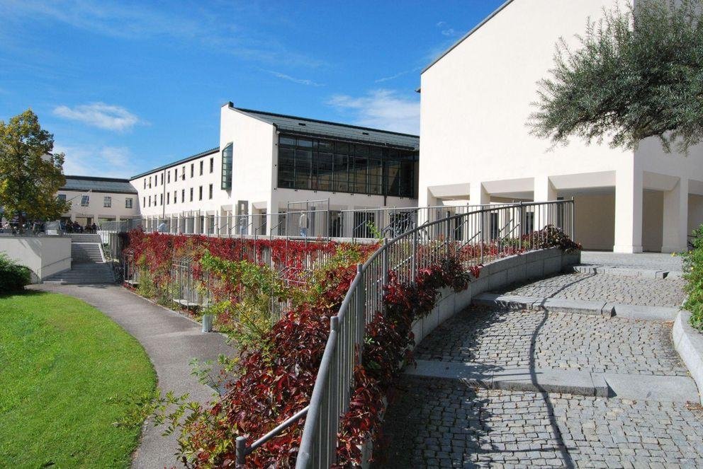 Zentralbibliothek von außen Foto der Zentralbibliothek von außen