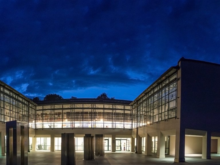 Universit&auml;t Passau bei Nacht