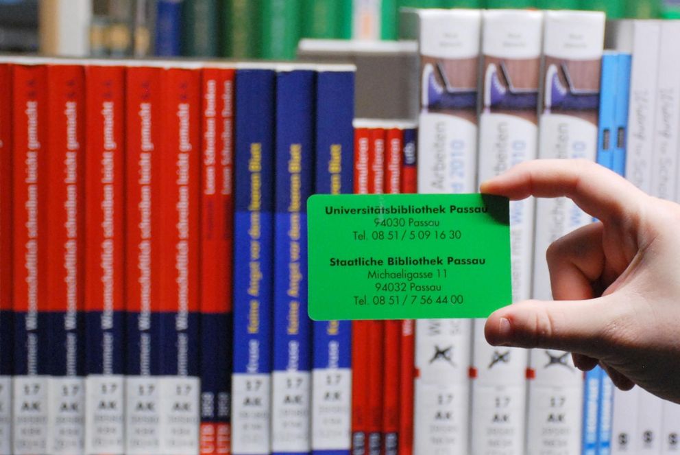 Bibliotheksausweis für Schüler und Interessierte aus Stadt und Region